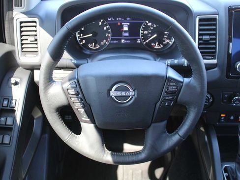 Used 2023 Nissan Frontier SV w/ SV Convenience Package AWD/4WD image 12