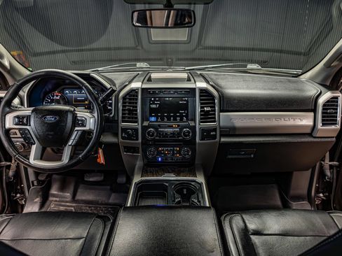Used 2018 Ford F250 Lariat w/ Lariat Value Package AWD/4WD image 14
