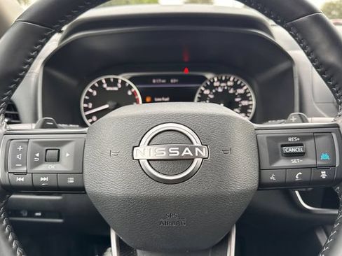 Used 2025 Nissan Rogue SV FWD image 35