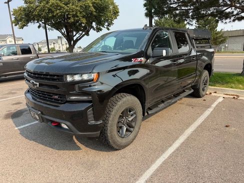 Used 2021 Chevrolet Silverado 1500 LT Trail Boss w/ Convenience Package II AWD/4WD image 1