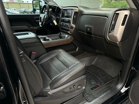 Used 2018 GMC Sierra 3500 Denali w/ Duramax Plus Package image 16