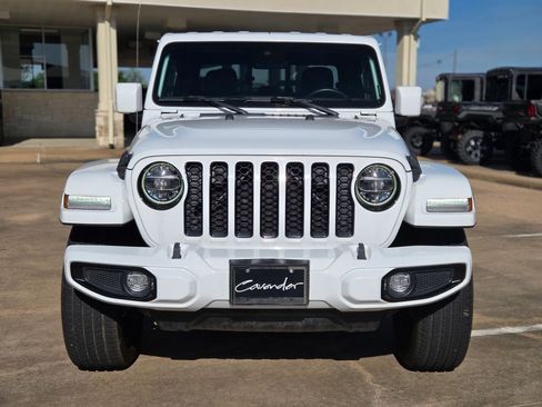 Used 2022 Jeep Gladiator Overland AWD/4WD image 2