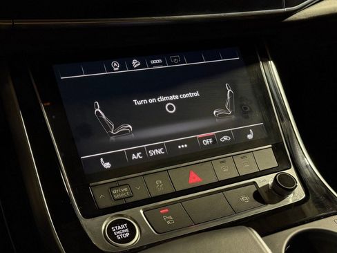 Certified 2025 Audi Q7 2.0T Premium w/ Convenience Plus Package image 18