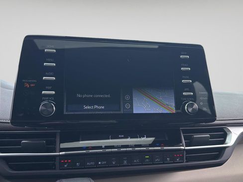 Used 2022 Toyota Sienna Platinum image 31