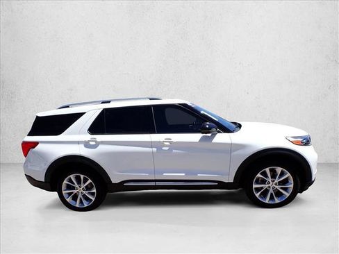 Used 2023 Ford Explorer Platinum w/ Technology Package AWD/4WD image 5