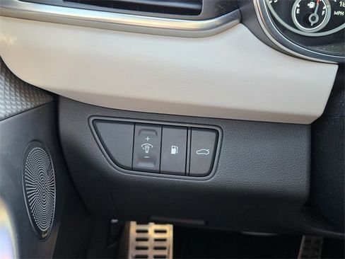 Used 2023 Genesis G70 2.0T w/ Sport Prestige Package image 31