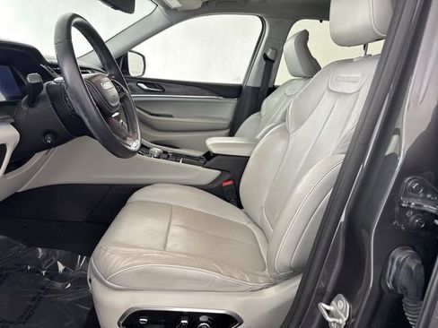 Used 2021 Jeep Grand Cherokee L Overland w/ Luxury Tech Group IV AWD/4WD image 22