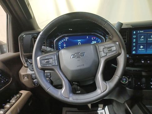 Used 2024 Chevrolet Silverado 2500 ZR2 w/ Technology Package image 11