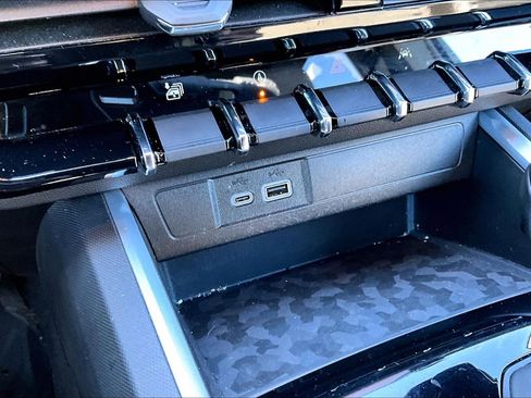 Used 2024 Chevrolet Colorado LT w/ LT Convenience Package image 29