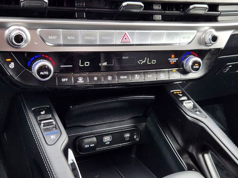 Certified 2025 Kia Telluride EX w/ EX Captain's Chair Package image 24