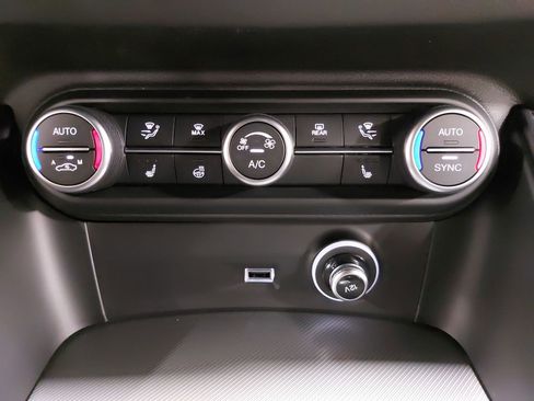 New 2025 Alfa Romeo Stelvio Sprint image 22