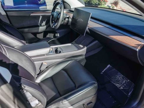 Used 2025 Tesla Model Y Long Range image 13