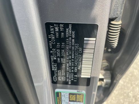 Used 2025 Hyundai Elantra SEL FWD image 30