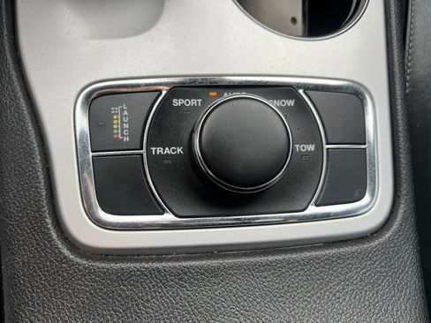 Used 2015 Jeep Grand Cherokee SRT w/ Luxury Group II image 40