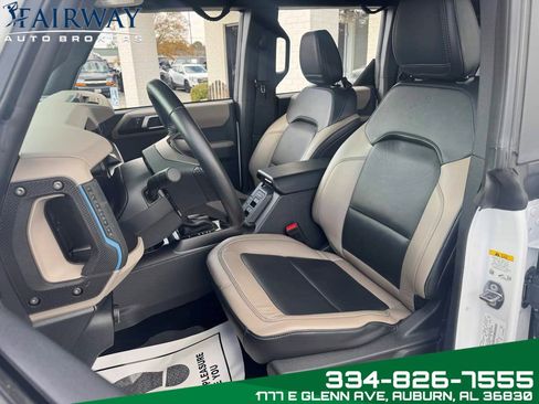 Used 2023 Ford Bronco Wildtrak image 10