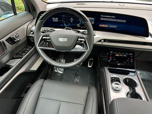 New 2026 Cadillac Vistiq Sport image 18