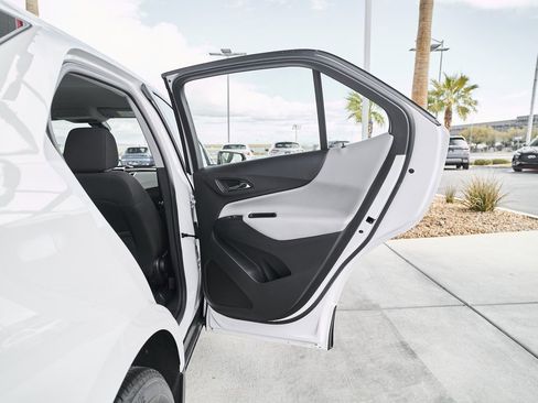 Used 2024 Chevrolet Equinox LS image 12