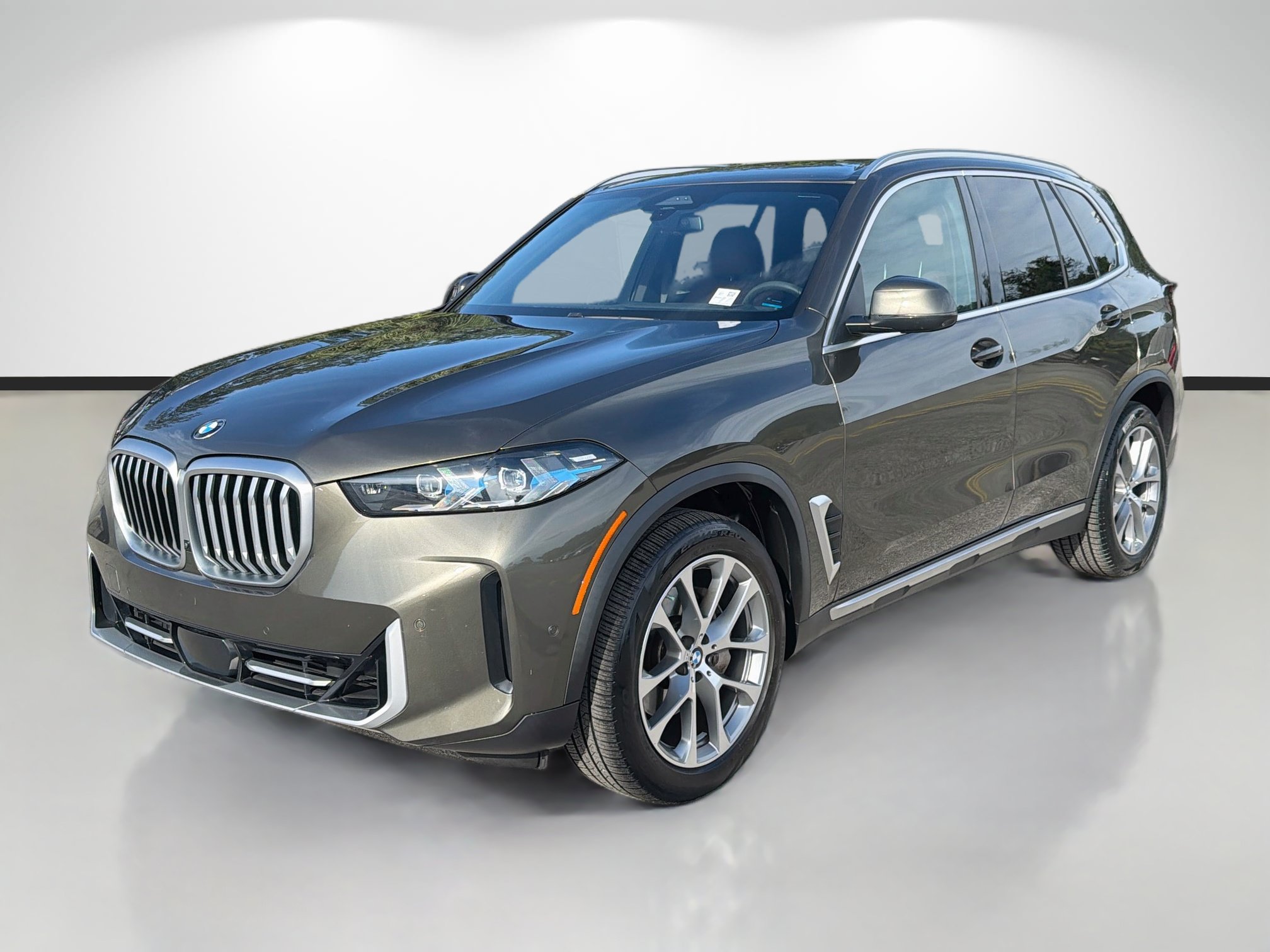 Used 2024 BMW X5 xDrive40i w/ Premium Package AWD/4WD image 7