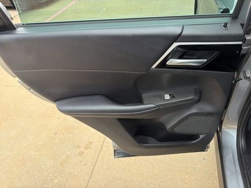 Used 2023 Mitsubishi Outlander SE FWD image 15