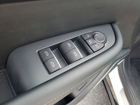 Used 2025 Buick Enclave Sport Touring w/ LPO, Floor Liner Package AWD/4WD image 9