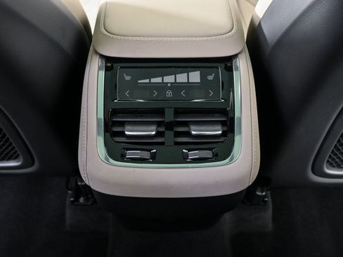 Certified 2025 Volvo XC90 B5 Core w/ Climate Package AWD/4WD image 21