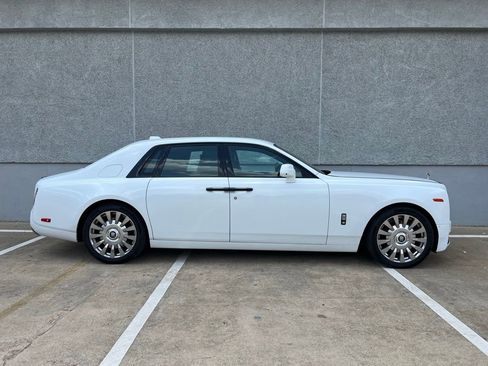 Used 2018 Rolls-Royce Phantom Sedan RWD image 3