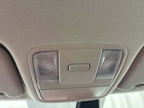 Used 2025 Kia Soul LX w/ LX Technology Package FWD image 21