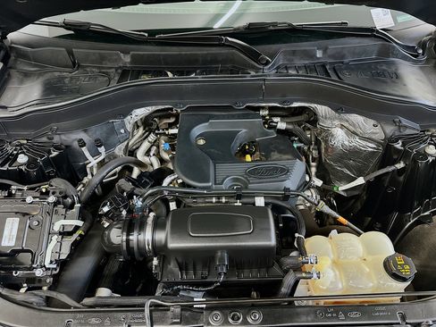 Used 2020 Ford Explorer XLT w/ Equipment Group 202A image 37