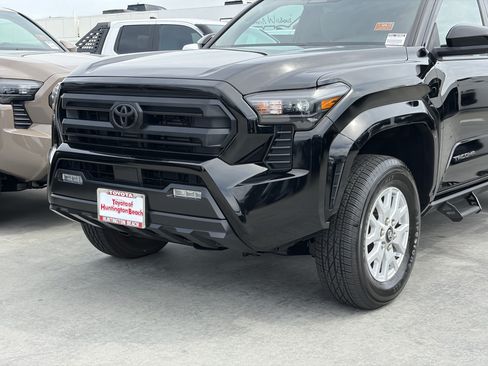 Certified 2024 Toyota Tacoma SR5 AWD/4WD image 7