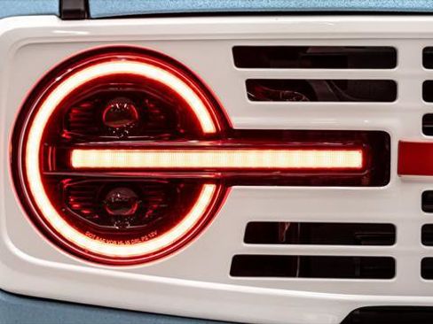 Used 2025 Ford Bronco RETRO image 23