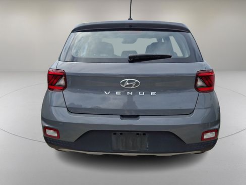 Used 2023 Hyundai Venue SE FWD image 8