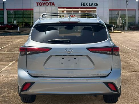 Used 2021 Toyota Highlander Platinum AWD/4WD image 4