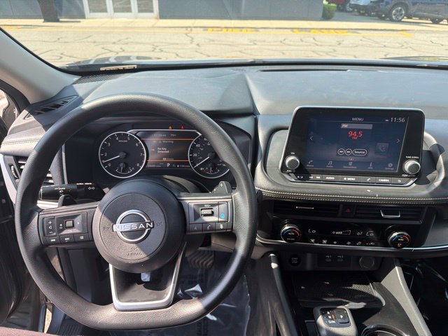 Used 2024 Nissan Rogue SV AWD/4WD image 11