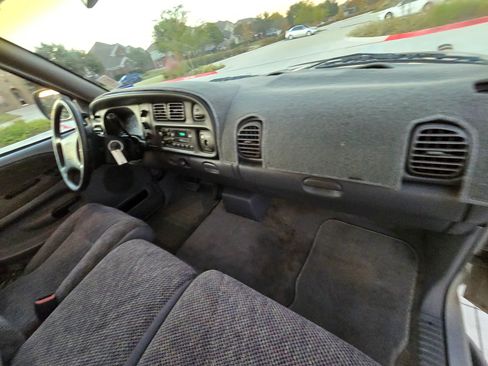 Used 1998 Dodge Ram 2500 Truck 2WD Quad Cab image 17