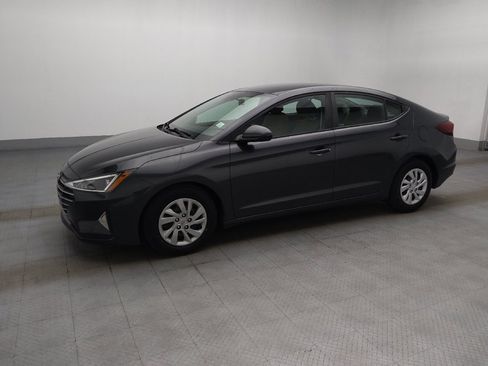 Used 2020 Hyundai Elantra SE FWD image 2