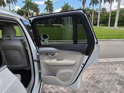 Used 2021 Volvo XC90 T5 Momentum w/ Protection Package Premier FWD image 38