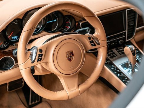 Used 2013 Porsche Panamera 4S image 13
