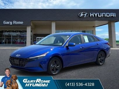 Certified 2023 Hyundai Elantra SEL w/ Cargo Package