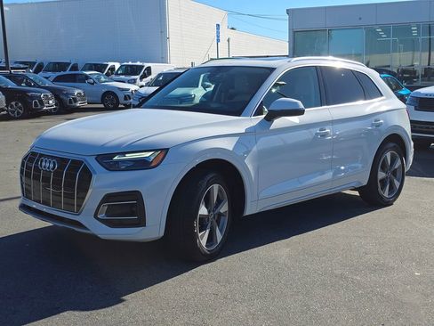 Used 2022 Audi Q5 2.0T Premium Plus w/ Premium Plus Package image 2
