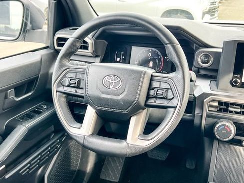 Used 2025 Toyota 4Runner SR5 image 13