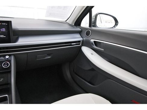 Used 2025 Hyundai Sonata SEL FWD image 10