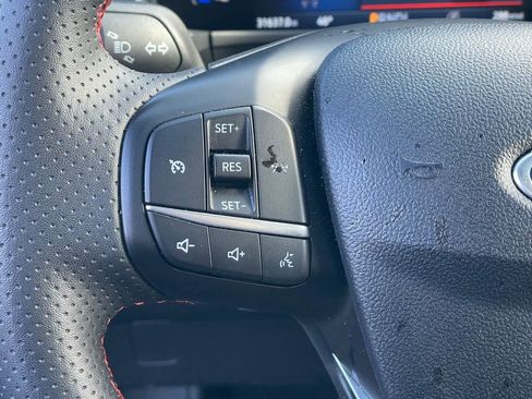 Used 2025 Ford Escape ST-Line Select AWD/4WD image 16