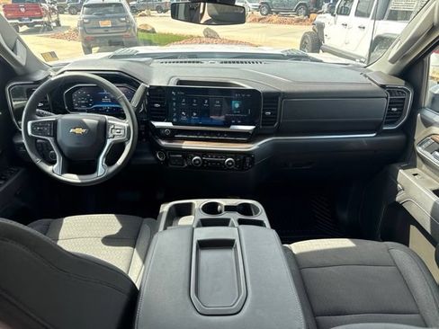 Used 2025 Chevrolet Silverado 2500 LT AWD/4WD image 11