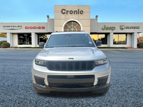 Used 2023 Jeep Grand Cherokee L Laredo AWD/4WD image 8