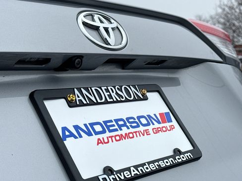 Used 2019 Toyota RAV4 XLE Premium image 15