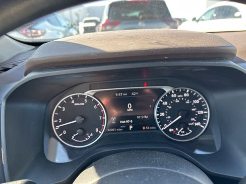 Used 2023 Nissan Rogue SV AWD/4WD image 6