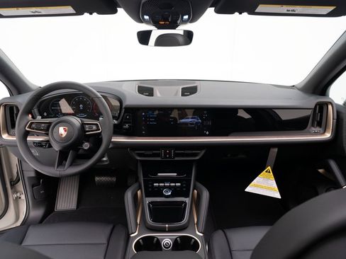 New 2026 Porsche Cayenne image 18