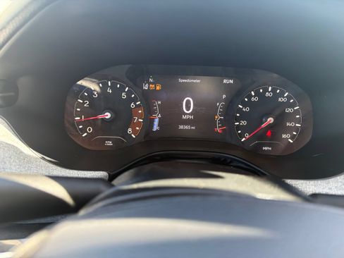 Used 2022 Jeep Compass Latitude FWD image 11