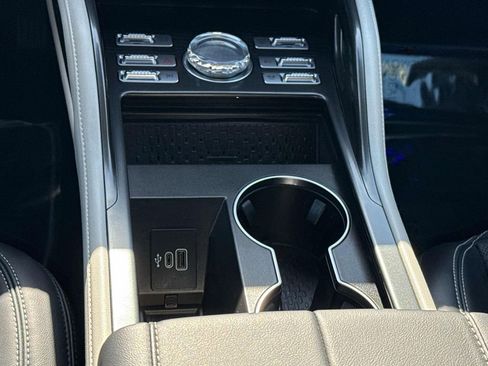 Used 2024 Lincoln Nautilus Reserve w/ Equipment Group 202A image 19