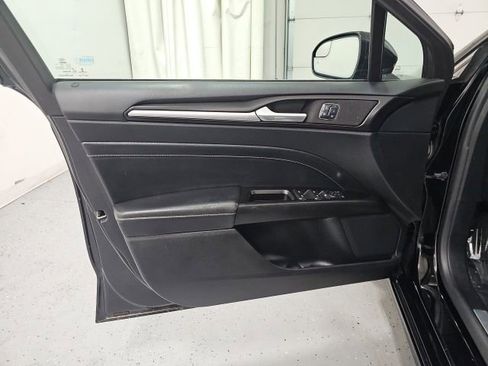 Used 2017 Ford Fusion Titanium image 11